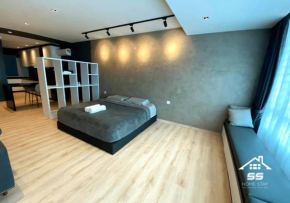 Austin Studio 1 Queen Bed & 2 Floor Bed 3-4pax
